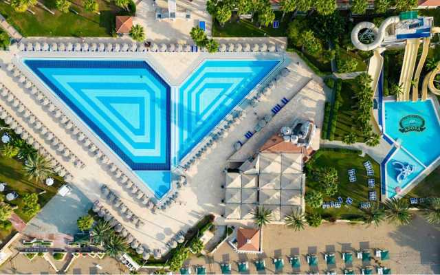 Bazen Adora hotel